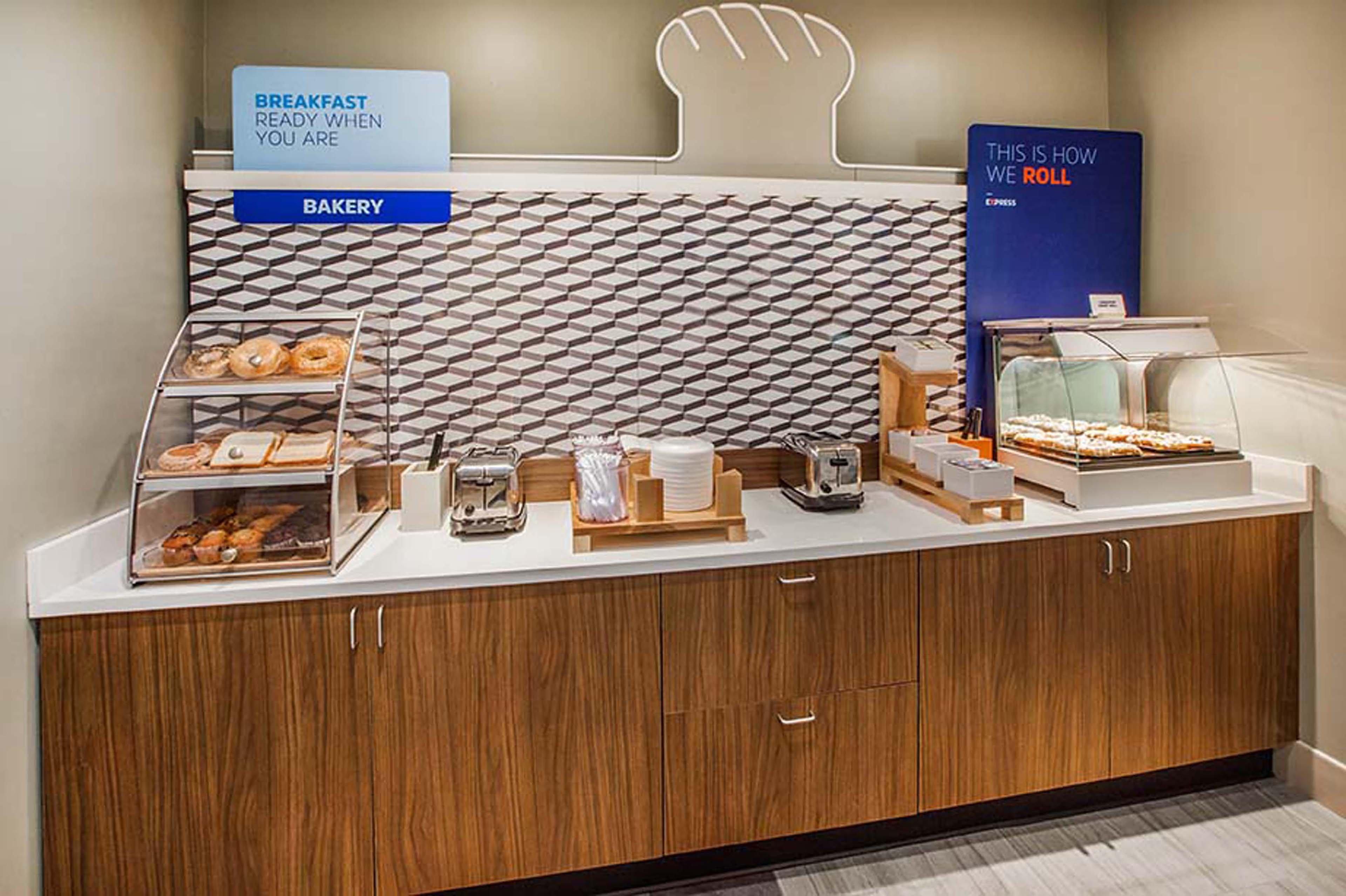 Holiday Inn Express & Suites Pueblo By Ihg Ngoại thất bức ảnh